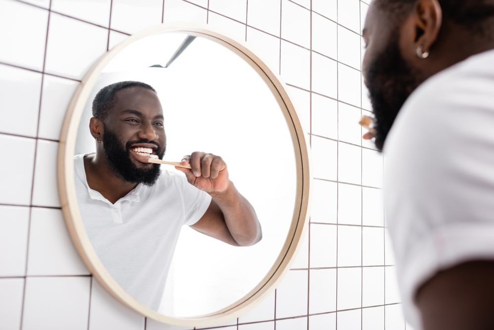 Taches noires sur les dents comment les enlever