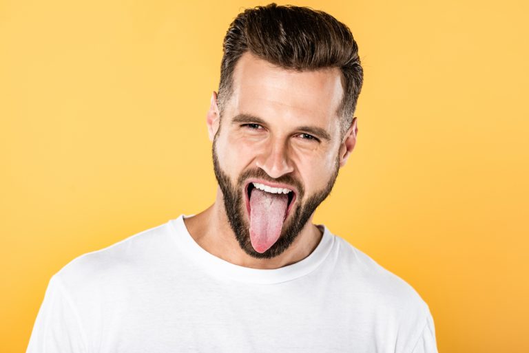 Langue jaune que signifie ce symptôme et comment le traiter Langue jaune que signifie ce symptôme et comment le traiter